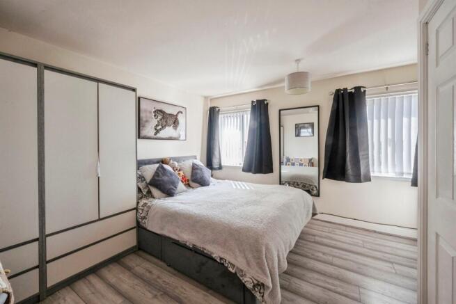 4 bed Terraced for sale Image 11