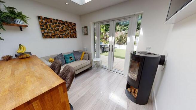 KITCHEN/LOUNGE/DINING ROOM