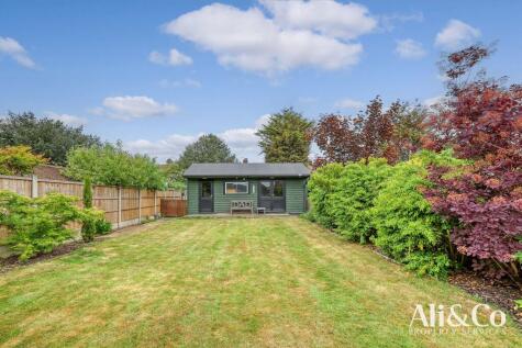 Tennyson Avenue, Grays