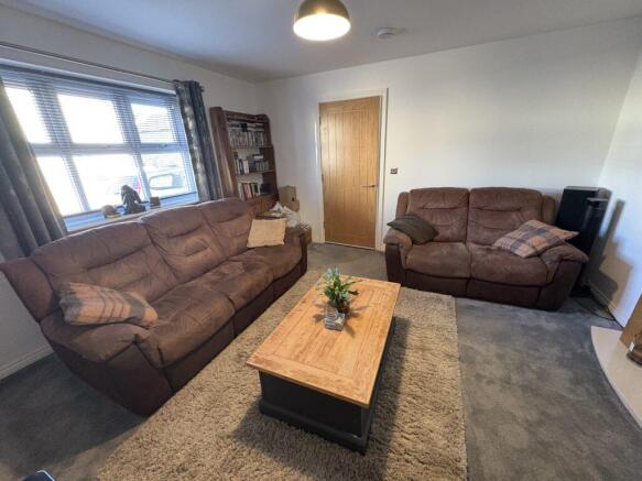 4 bed Detached for sale Image 8