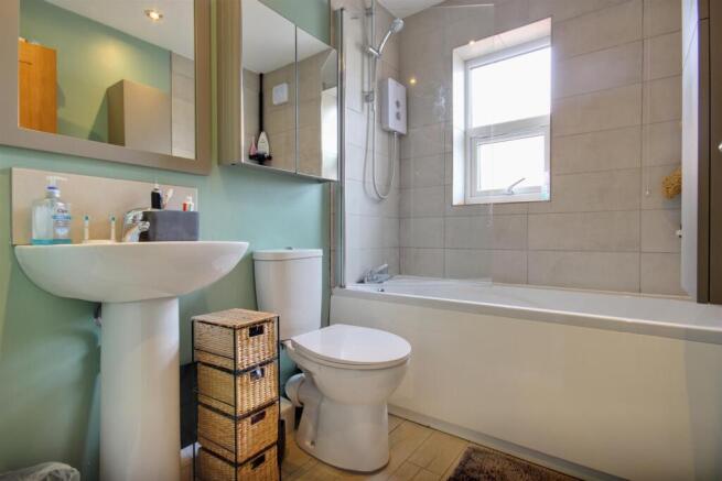 3 bed House for sale Image 12