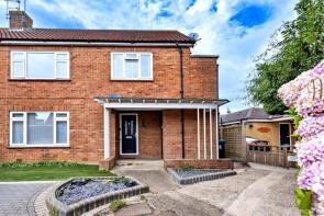 16a, Amesbury Close, Epping CM16 4JA