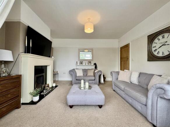 3 bed Semi-Detached for sale Image 7