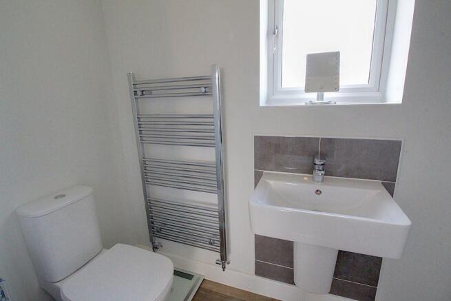 Ensuite to Bed 1