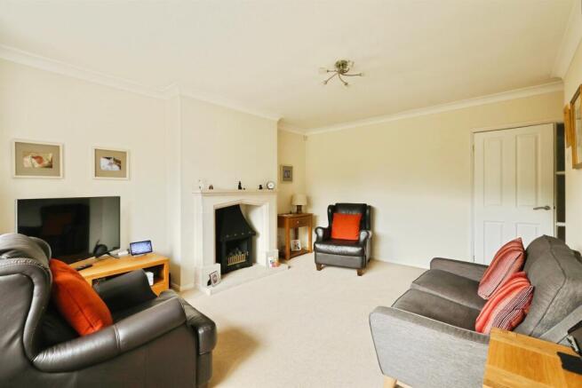 2 bed Semi-Detached Bungalow for sale Image 4