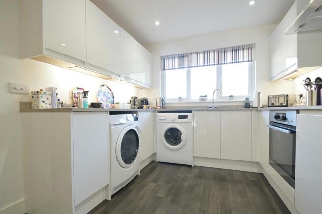 Kitchen3.jpg