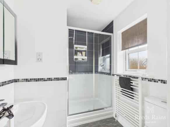 4 bed Detached for sale Image 10