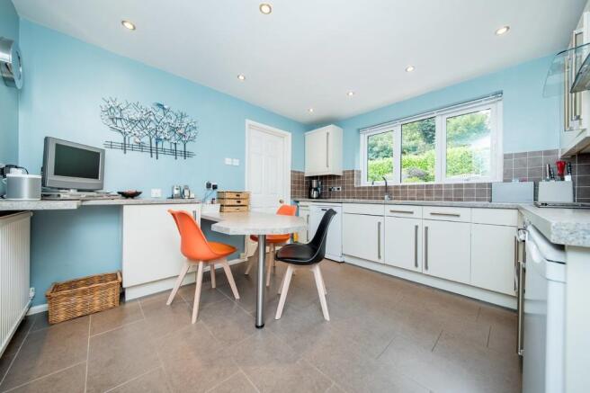 Kitchen/Breakfast...