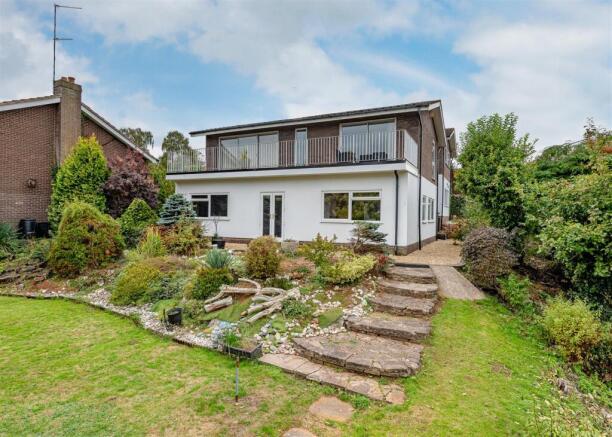 6 St Johns close-External (2).jpg