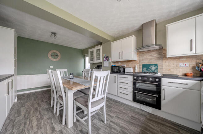 -6994609a7e4c0-l-1409965-11-69935713328ed