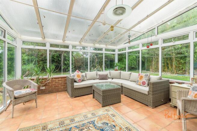 220511 - 12 St Barts Close - 12 [WM].jpg
