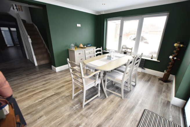 Chapman Crescent, Humberston, Grimsby photo 3