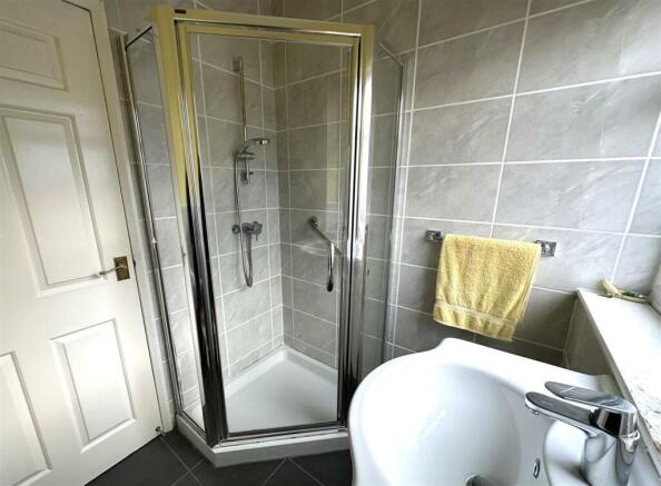 shower room 2.jpg