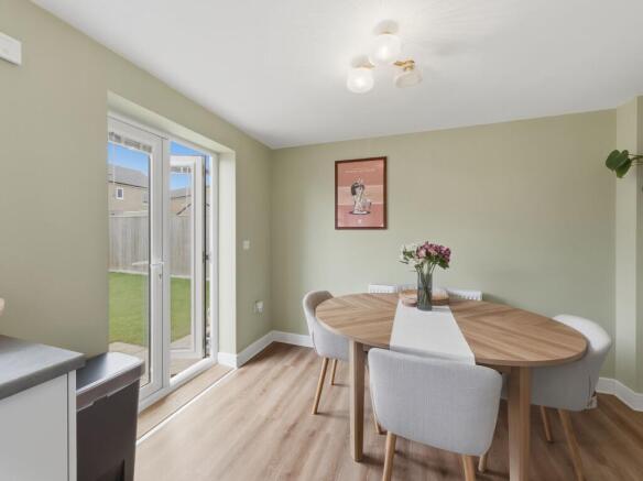Trusdale Avenue, Dinnington, S25 - View 6
