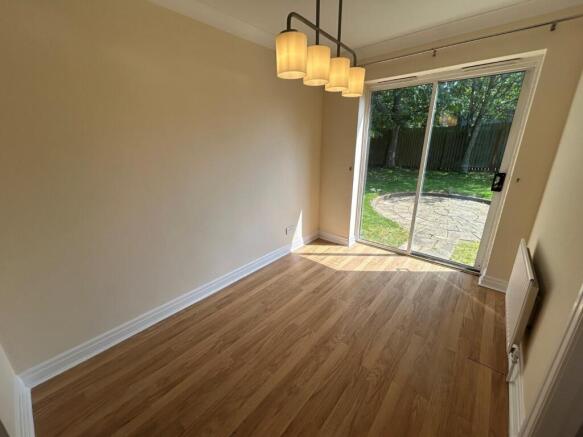 3 bed Semi-Detached to rent Image 4