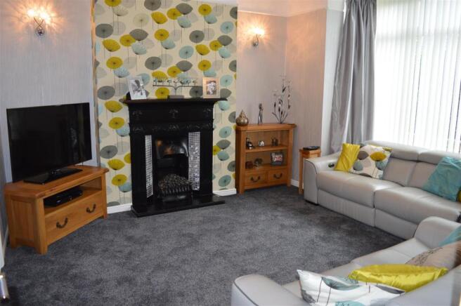 LOUNGE AREA