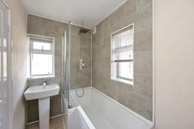 Clarke Avenue 83 BATHROOM.jpeg