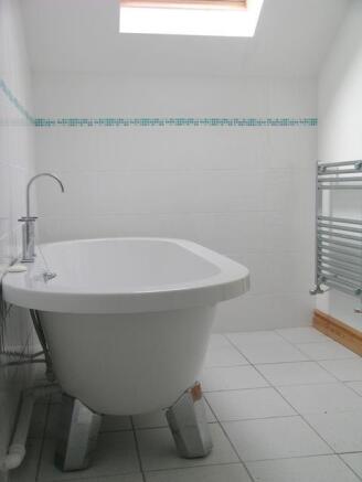 EN-SUITE - MASTER BEDROOM