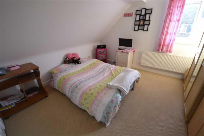 BEDROOM 2