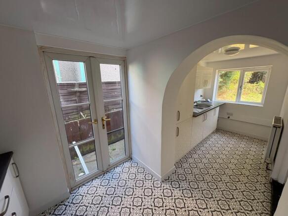 3 bed Semi-Detached to rent Image 7