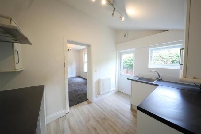 4 bed Semi-Detached for sale Image 10