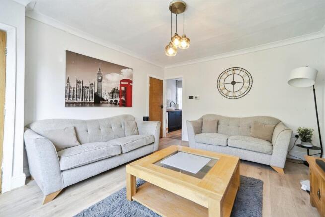 3 bed Terraced for sale Image 4