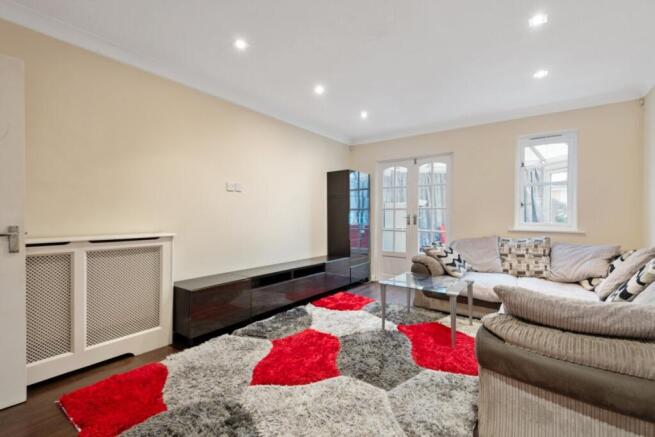 Sefton Avenue, Burnt Oak NW7 photo 3
