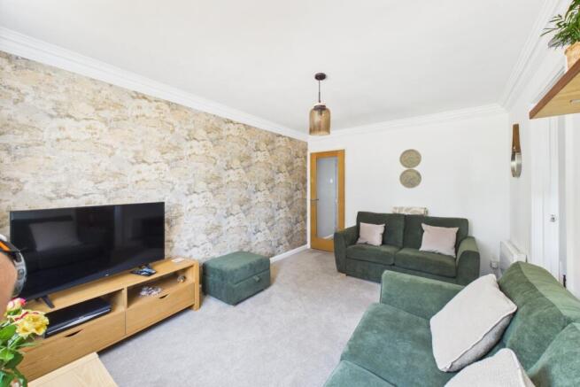 2 bed Ground Flat for sale Image 4