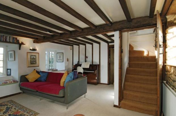 Sitting Room/Stairs