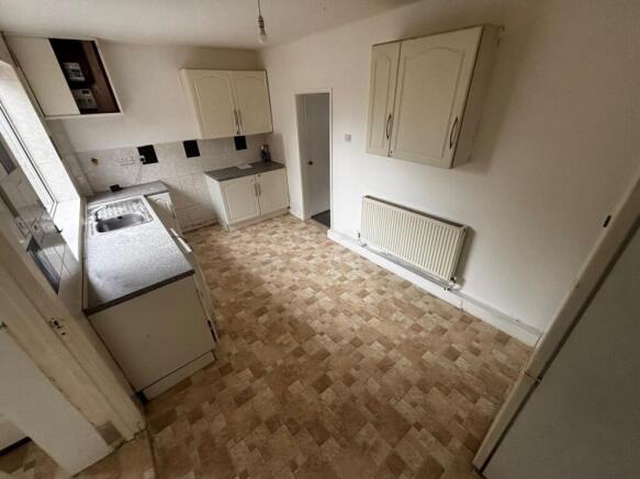 3 bed House to rent Image 5
