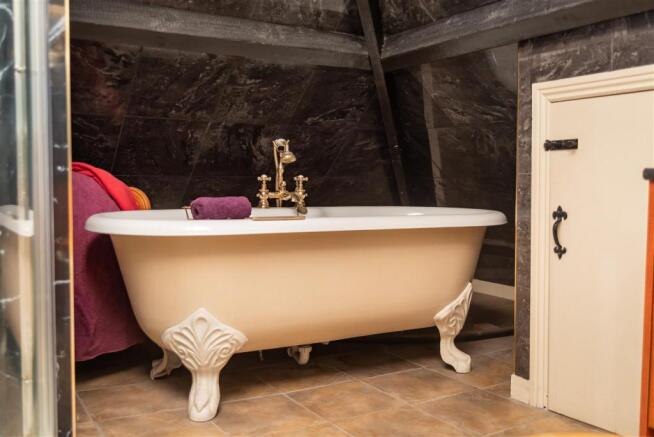 HOUSE BATHROOM