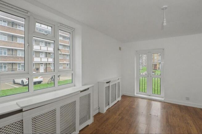 45 Kelmscott Gardens, Shepherds Bush, London W12 9DB