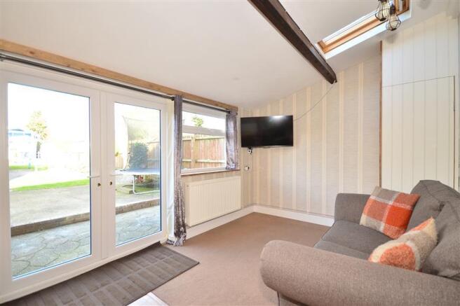 Lounge/ Dining Area