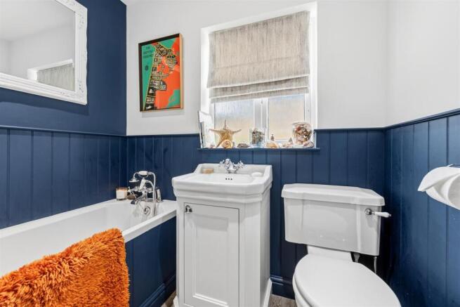 Bathroom.jpg