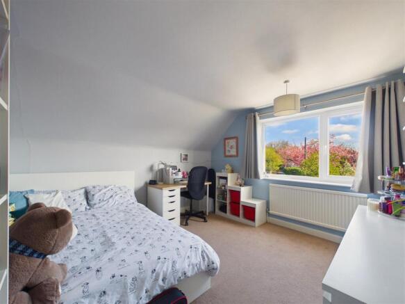 4 bed Detached for sale Image 12