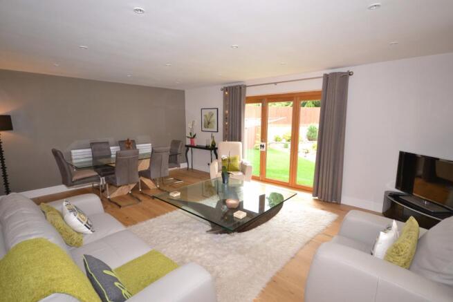 Living/Dining Room 2