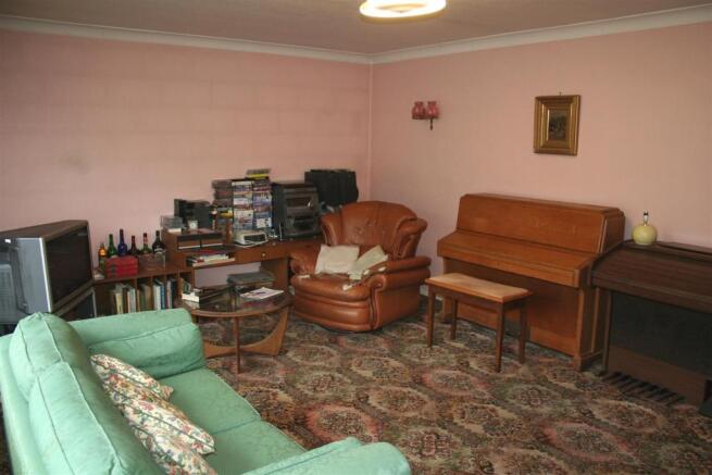 Living Room.jpg
