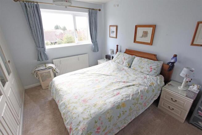 bed1.jpg