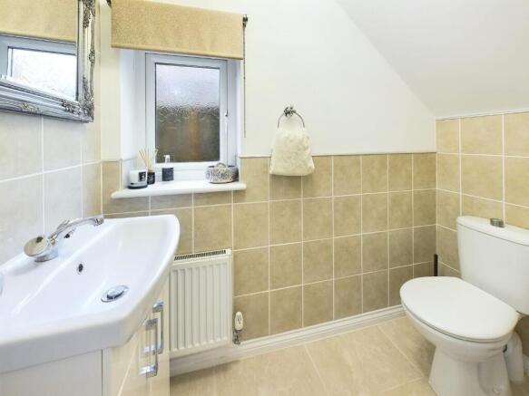 4 bed Town House for sale Image 6