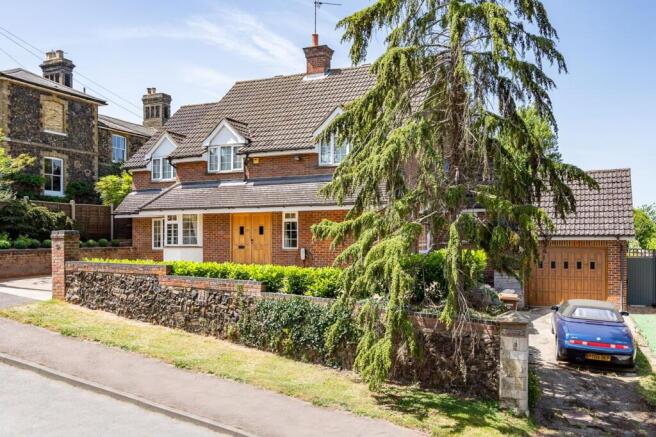 Myddleton Road, Ware, SG12 photo 4