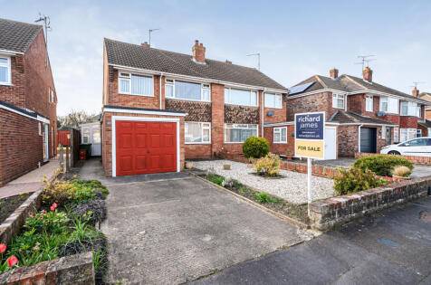 Bourton Avenue, Stratton St Margaret, Swindon, SN3