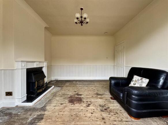 3 bed Semi-Detached for sale Image 8