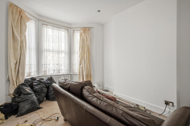 Warwick Gardens, London photo 3