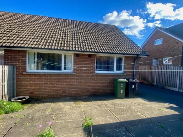 2 bed Semi-Detached Bungalow for sale Image 11