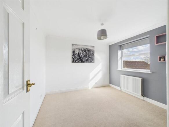 3 bed Semi-Detached for sale Image 7