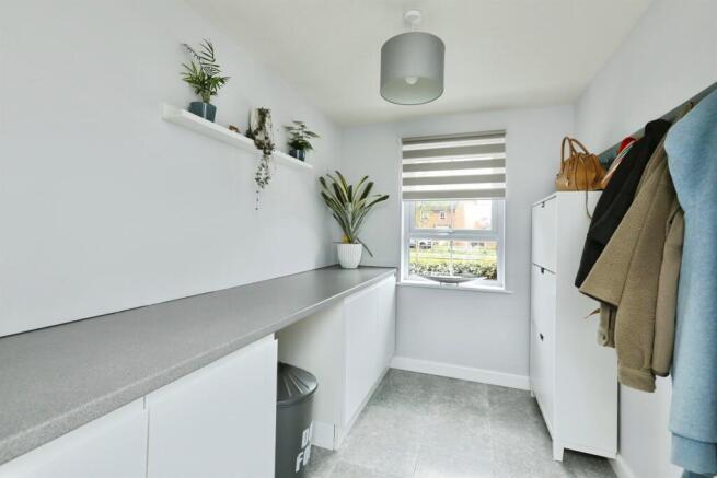 4 bed Detached for sale Image 4