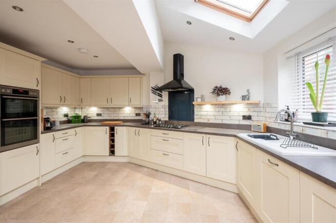 2.KITCHEN