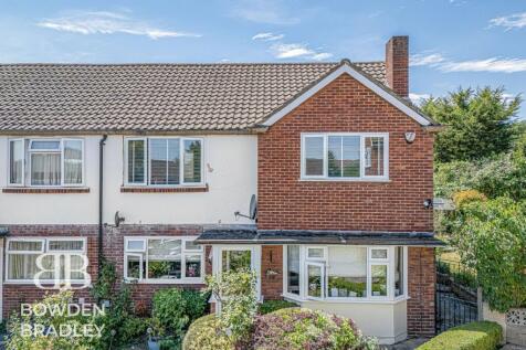 Shrublands Close, Chigwell, IG7