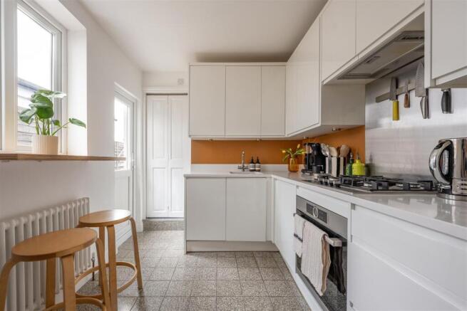 Odessa Road, E7