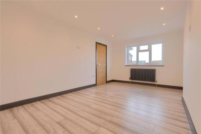 4 bed Bungalow for sale Image 10